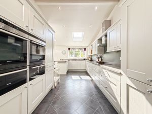 Photo 21- click for photo gallery